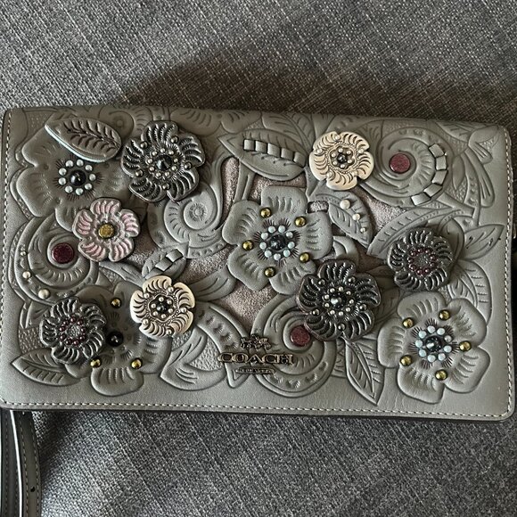 NWOT Coach Foldover Crossbody Clutch with Metal Tea Rose Tooling - Picture 5 of 7
